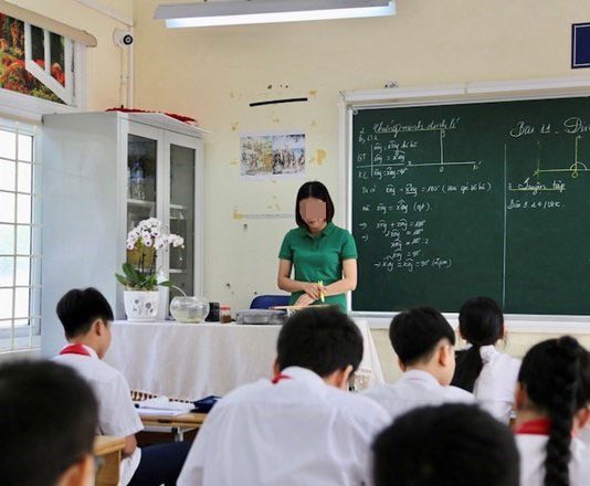 Nhiều giáo viên chật vật tìm cách đăng ký dạy thêm sao cho đúng quy định. Ảnh minh họa: Vân Trang