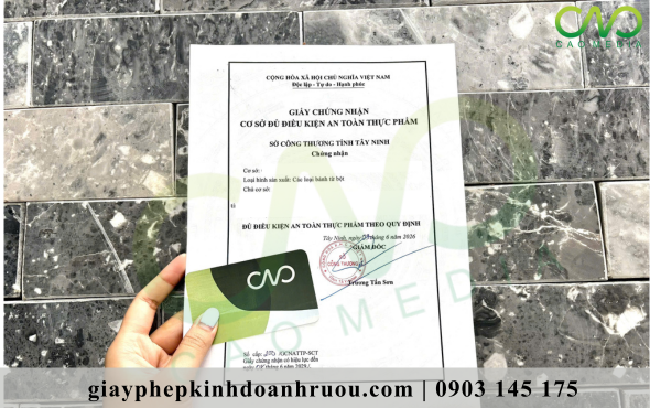 GIẤY CHỨNG NHẬN AN TOÀN THỰC PHẨM TỈNH TÂY NINH (ẢNH: CAO MEDIA)